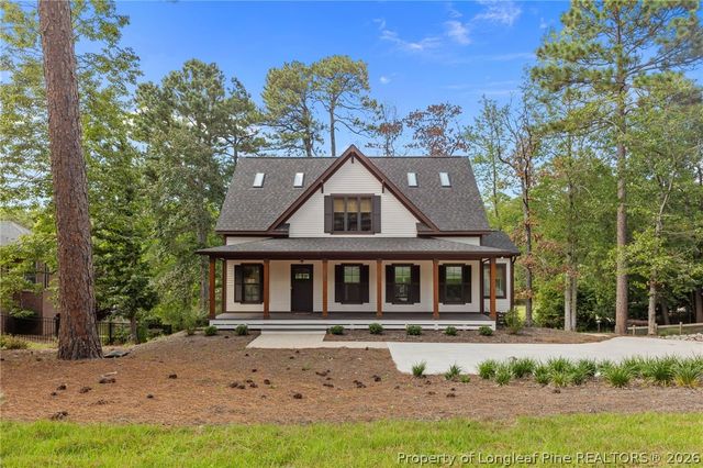 135 Lake Forest Drive SW, Pinehurst, NC 28374