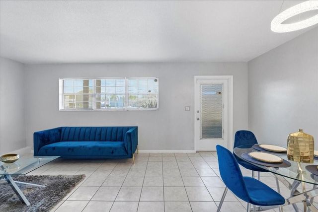 2200 NE 36th Street 5, Lighthouse Point, FL 33064