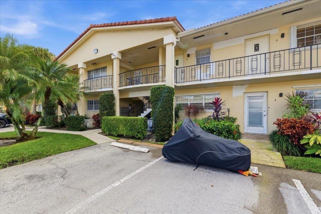 2200 NE 36th Street 5, Lighthouse Point, FL 33064