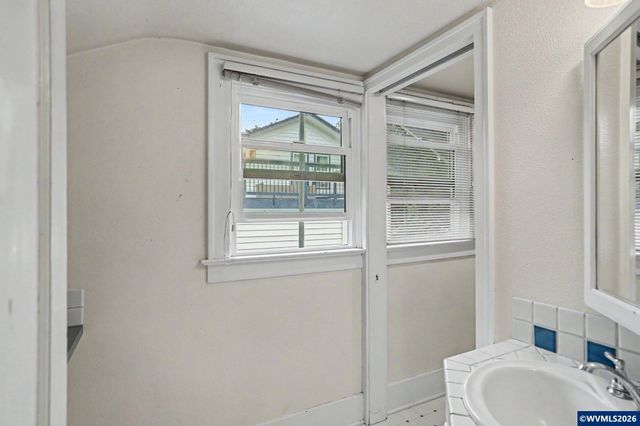 749 Liberty St SE, Salem, OR 97301