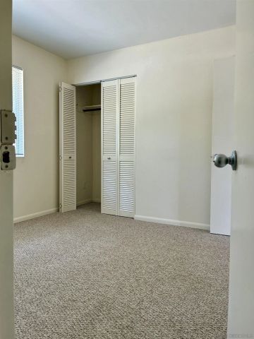 5681 Desert View Drive, La Jolla, CA 92037
