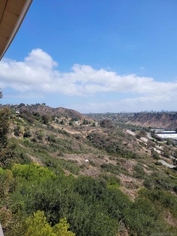 5681 Desert View Drive, La Jolla, CA 92037