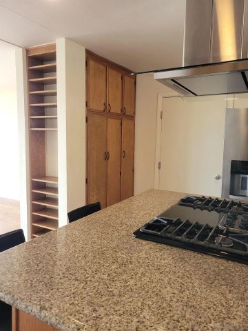 5681 Desert View Drive, La Jolla, CA 92037