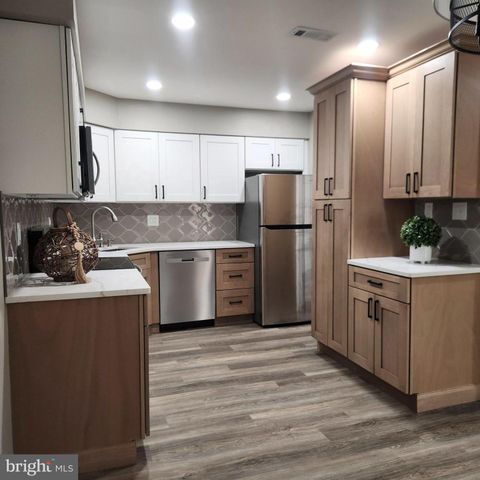 16 PICKWICK PL, Sewell, NJ 08080