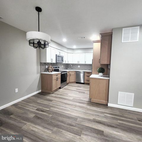 16 PICKWICK PL, Sewell, NJ 08080