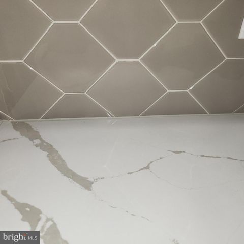 16 PICKWICK PL, Sewell, NJ 08080