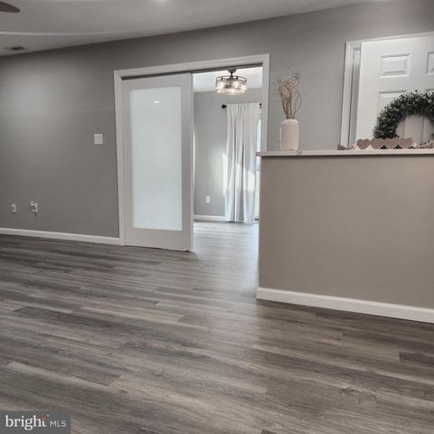 16 PICKWICK PL, Sewell, NJ 08080