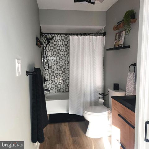 16 PICKWICK PL, Sewell, NJ 08080