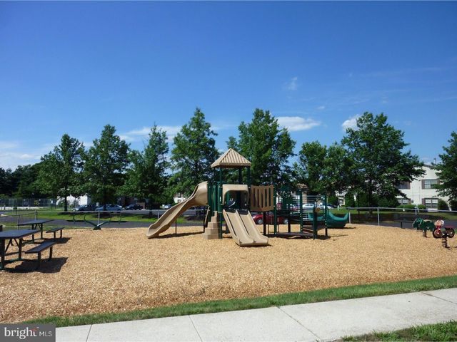 16 PICKWICK PL, Sewell, NJ 08080