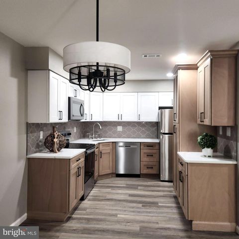 16 PICKWICK PL, Sewell, NJ 08080