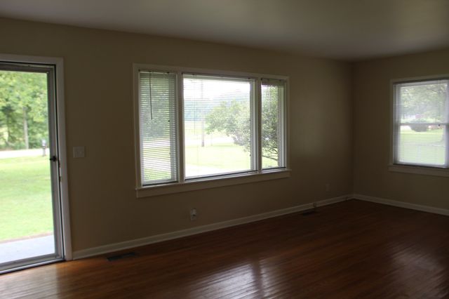 125 Spring Creek Rd, Estill Springs, TN 37330