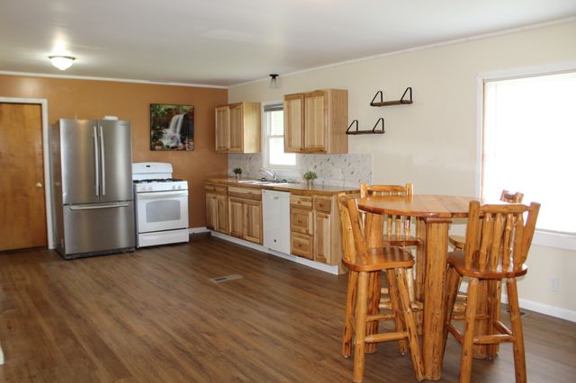 125 Spring Creek Rd, Estill Springs, TN 37330