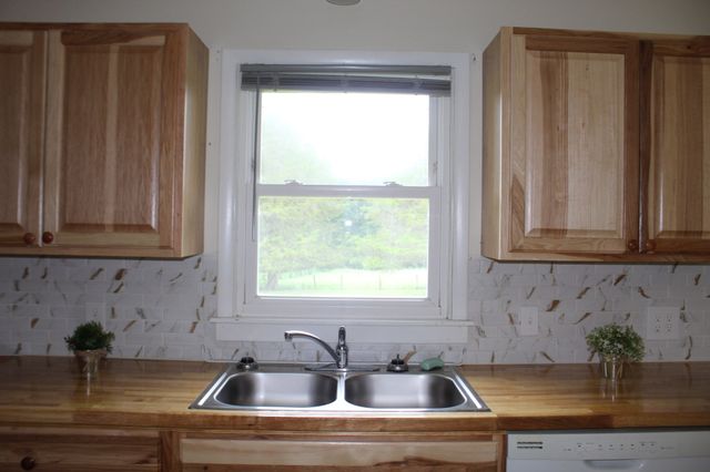 125 Spring Creek Rd, Estill Springs, TN 37330