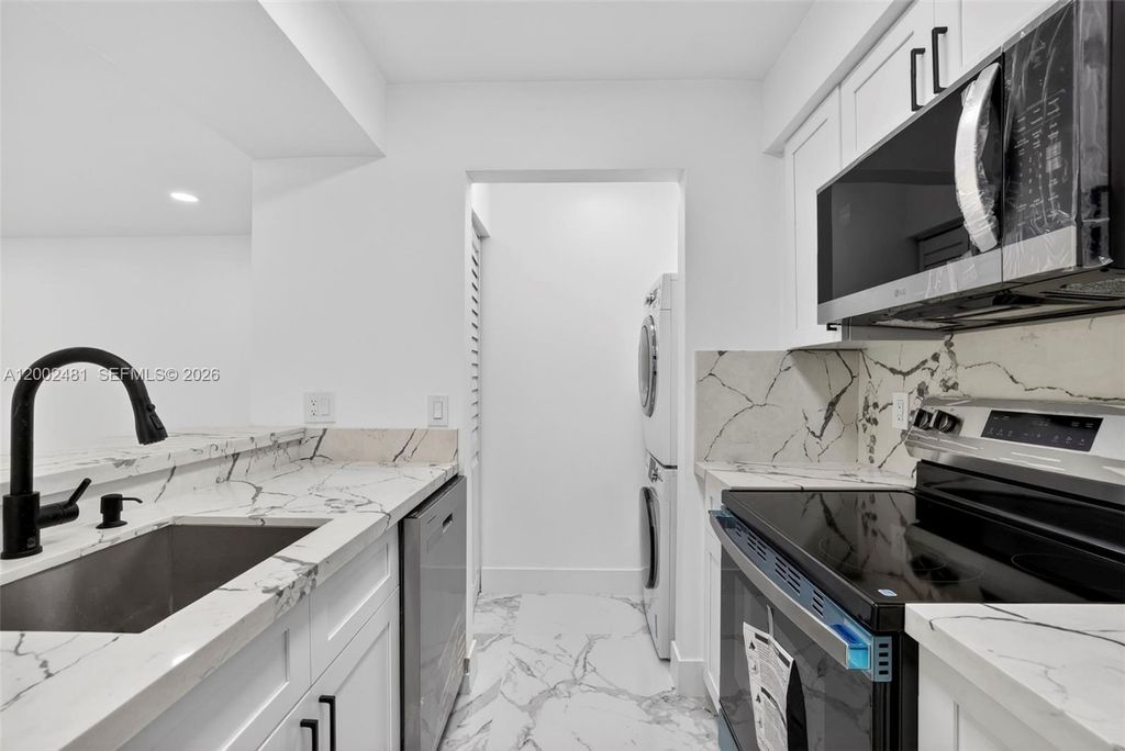 1227 SW 46th Ave 314, Pompano Beach, FL 33069