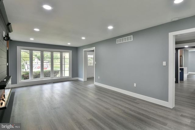 3225 BURN BRAE DR, Dresher, PA 19025