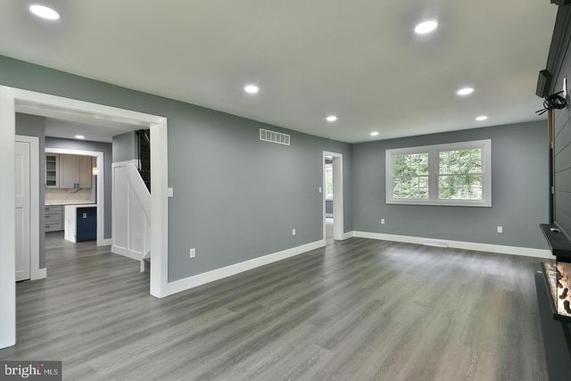 3225 BURN BRAE DR, Dresher, PA 19025