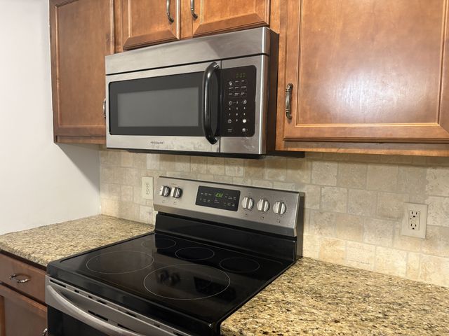 1353 Highway 12 S Unit 102, Ashland City, TN 37015