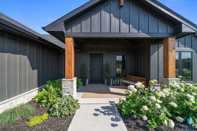 5505 E Canter Ridge Cir Circle, Sioux Falls, SD 57110