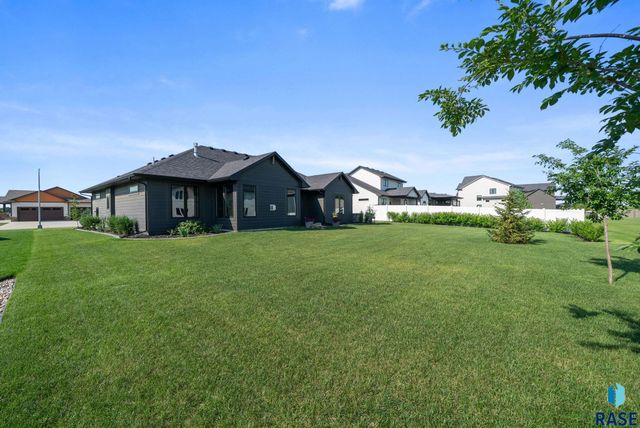 5505 E Canter Ridge Cir Circle, Sioux Falls, SD 57110