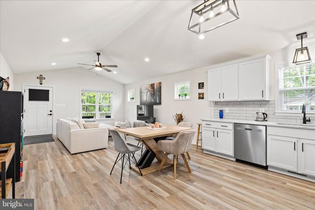 1274 HOLLY VISTA DR, Colonial Beach, VA 22443
