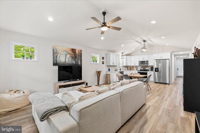 1274 HOLLY VISTA DR, Colonial Beach, VA 22443
