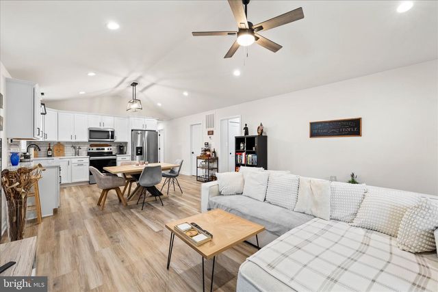 1274 HOLLY VISTA DR, Colonial Beach, VA 22443