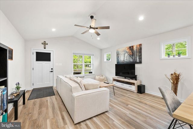1274 HOLLY VISTA DR, Colonial Beach, VA 22443