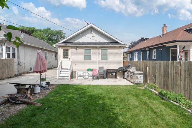 1329 S 12th Avenue, Maywood, IL 60153