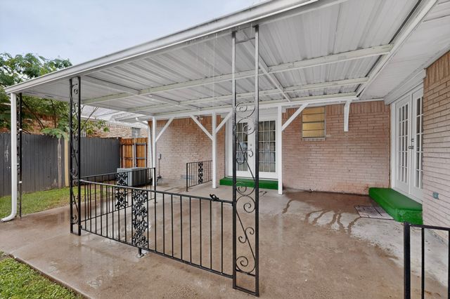 2522 Pinebluff Drive, Dallas, TX 75228