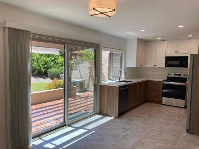 17463 Plaza Dolores, San Diego, CA 92128