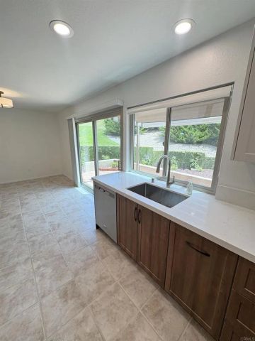 17463 Plaza Dolores, San Diego, CA 92128