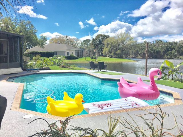 15924 NOTTINGHILL DRIVE, Lutz, FL 33548
