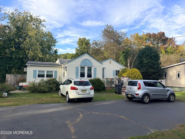207 Lloyd Road, Aberdeen, NJ 07747
