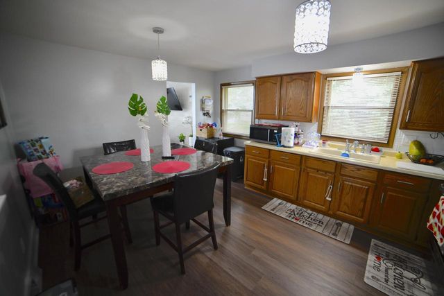 3113 W Ramsey AVENUE, Greenfield, WI 53221