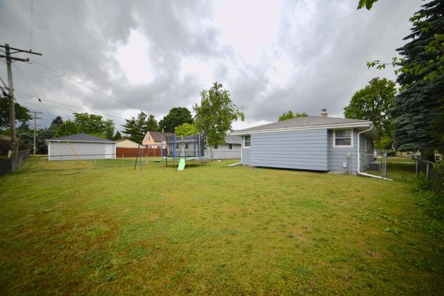 3113 W Ramsey AVENUE, Greenfield, WI 53221