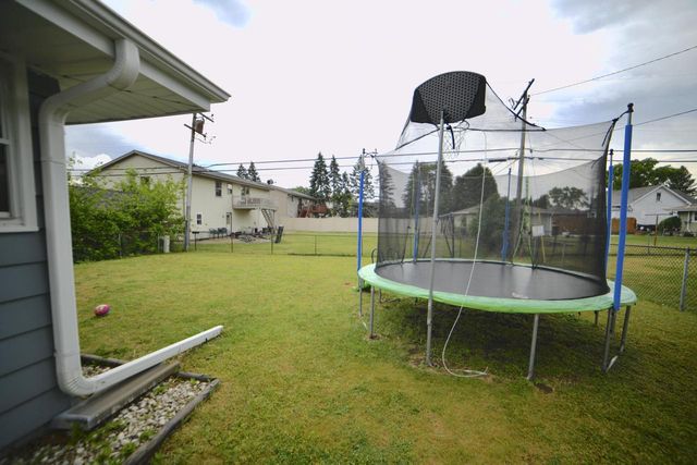 3113 W Ramsey AVENUE, Greenfield, WI 53221