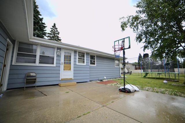 3113 W Ramsey AVENUE, Greenfield, WI 53221