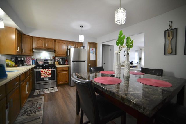 3113 W Ramsey AVENUE, Greenfield, WI 53221