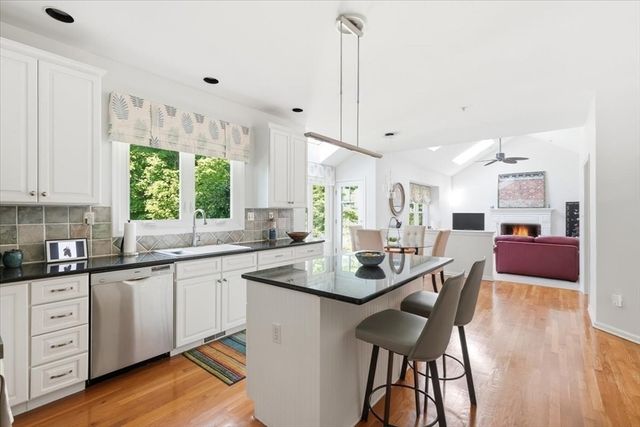 202 Rosemont Dr, North Andover, MA 01845