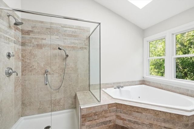 202 Rosemont Dr, North Andover, MA 01845