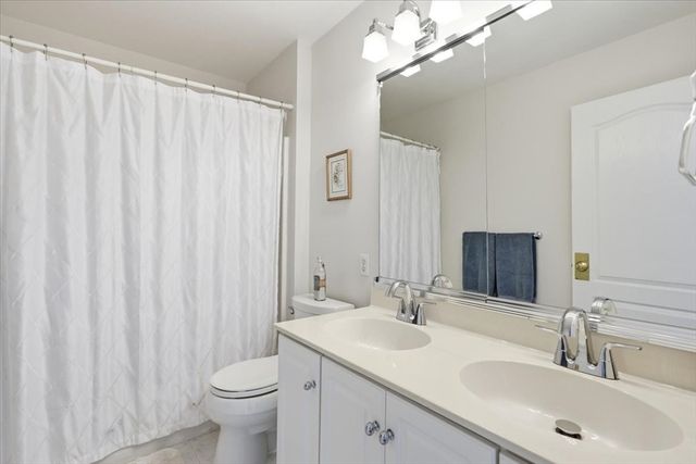 202 Rosemont Dr, North Andover, MA 01845