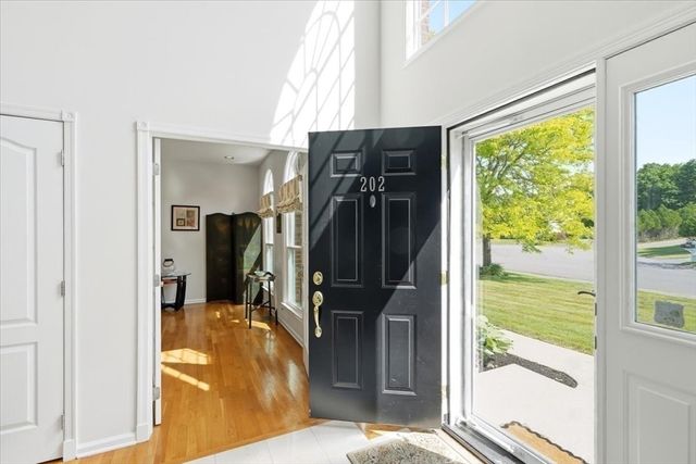202 Rosemont Dr, North Andover, MA 01845