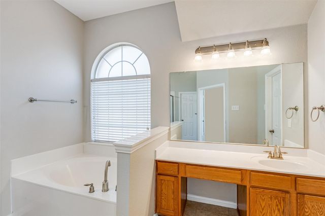 2771 Waterway Drive, Grand Prairie, TX 75054