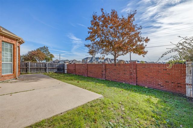 2771 Waterway Drive, Grand Prairie, TX 75054