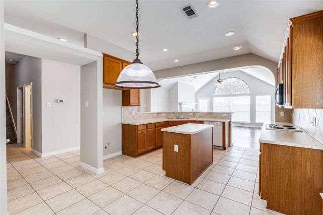 2771 Waterway Drive, Grand Prairie, TX 75054