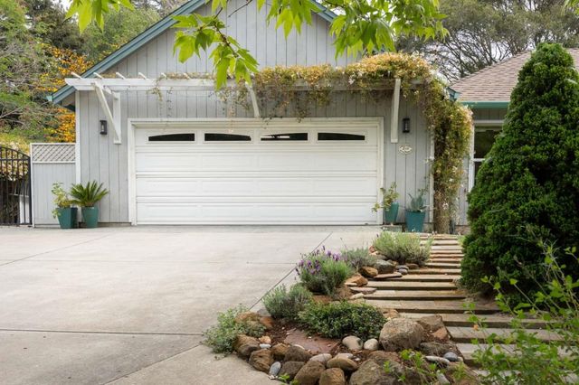 2111 Cox Road, Aptos, CA 95003