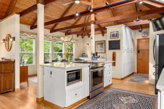 2111 Cox Road, Aptos, CA 95003
