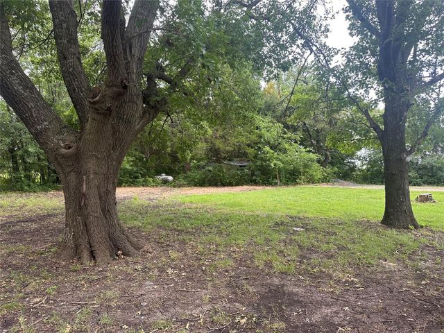 4723 N Loy Lake Road, Sherman, TX 75092