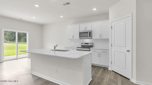 1001 Misty Creek Drive, Aberdeen, NC 28315