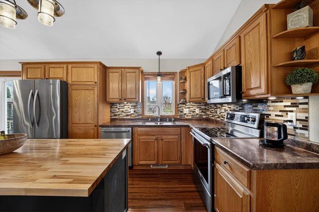 126 Albert Circle, Belleville, WI 53508